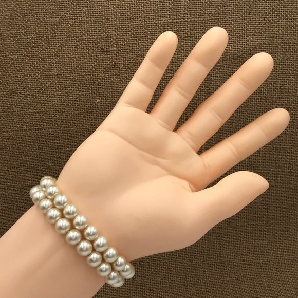 🌼 Pearl Black Flower Statement Stretch Bracelet - Picture 4 of 4